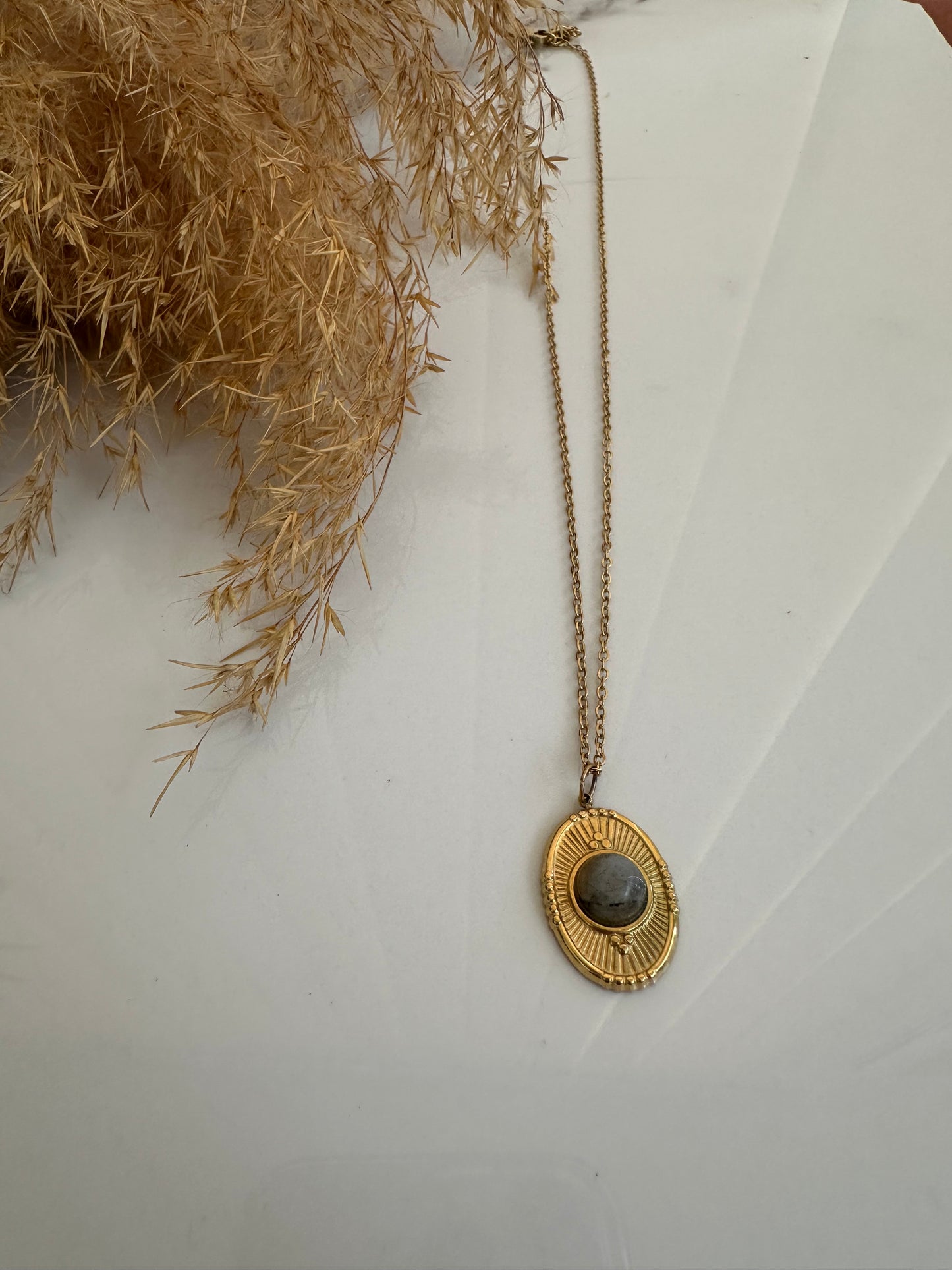Necklacce
